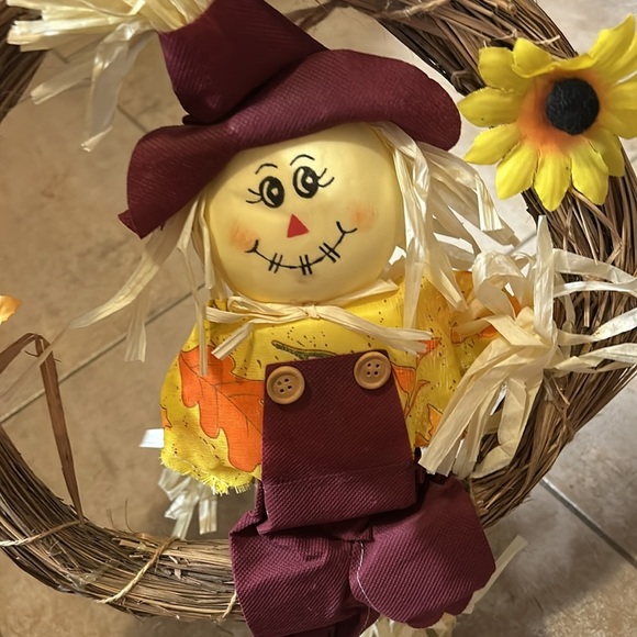 Autumn Scarecrow Wreath with Sunflower Accents - Picture 6 of 6